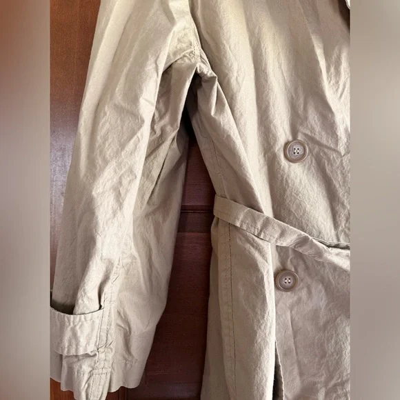Vintage Saks Fifth Avenue Tan Trench Coat with Belted Waist - Picture 3 of 9